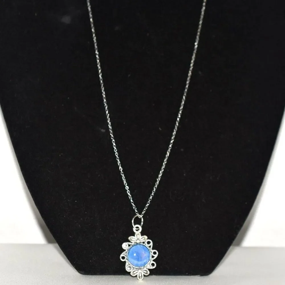 Nostalgic Art Deco Blue Chalcedony Rose 1